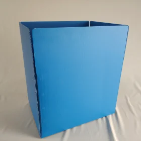 Open blue PP corrugated box sample with upright walls and visible side fasteners.